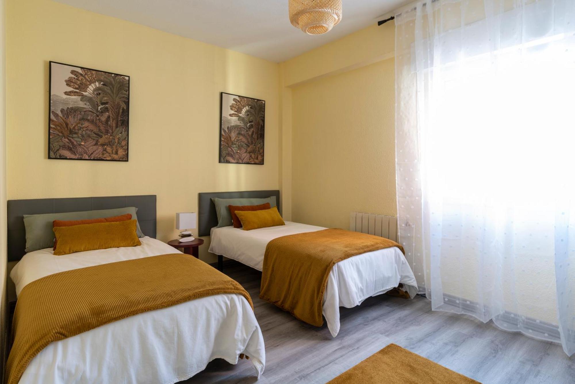 Apartamento Cerca Estaciones ซานตานเดร์ ภายนอก รูปภาพ